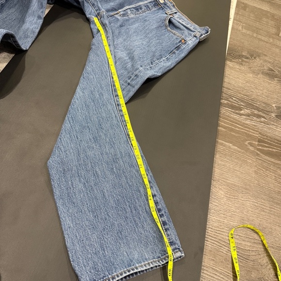 Levi's Medium Wash 501 Original Fit Men's Jeans - Picture 15 of 15